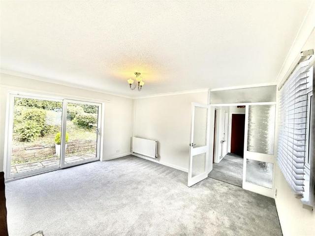 2 bedroom semi detached bungalow to rent