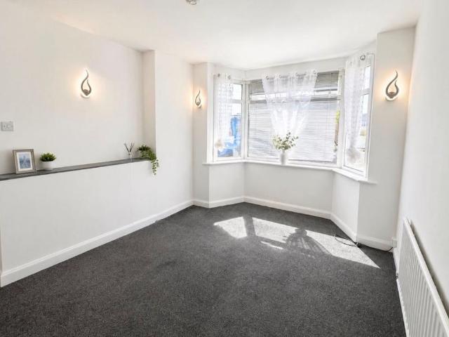 2 bedroom semi detached bungalow to rent
