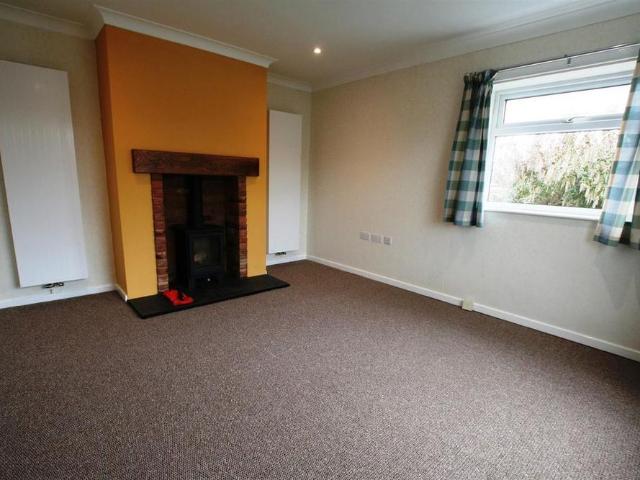 2 bedroom semi detached bungalow to rent