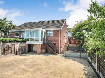 2 bedroom semi detached bungalow to rent