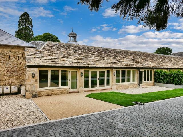 2 bedroom semi detached bungalow to rent