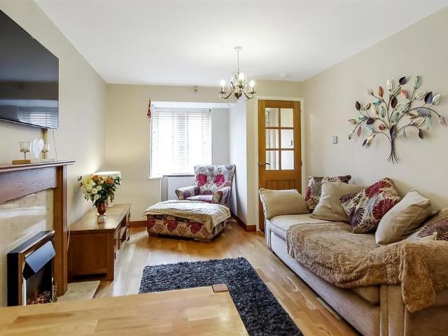 2 bedroom semi detached bungalow to rent