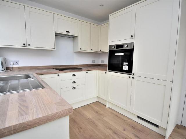 2 bedroom semi detached bungalow to rent