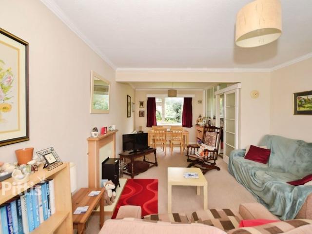 2 bedroom semi detached bungalow to rent