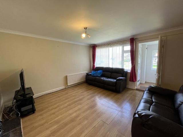 2 bedroom semi detached bungalow to rent