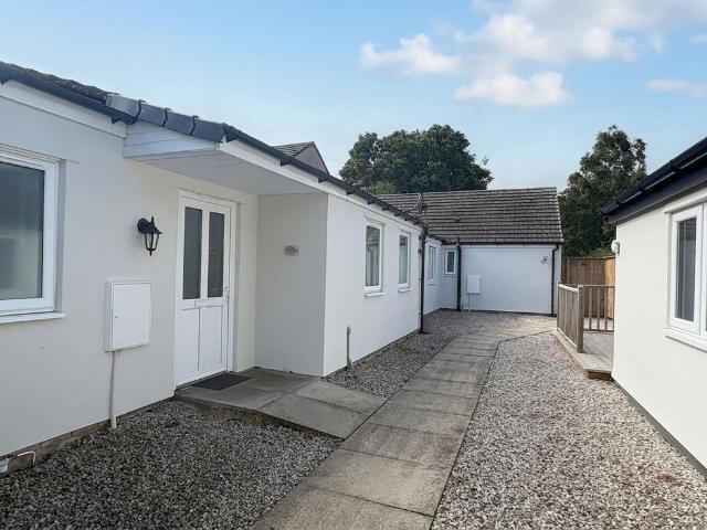 2 bedroom semi detached bungalow to rent