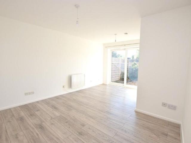 2 bedroom semi detached bungalow to rent