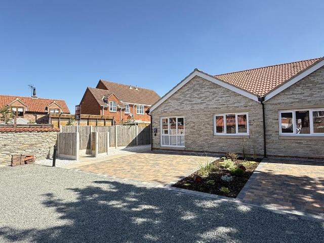 2 bedroom semi detached bungalow to rent