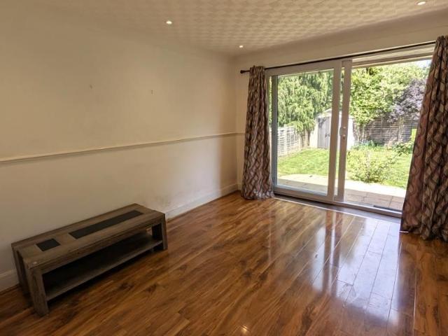 2 bedroom semi detached bungalow to rent