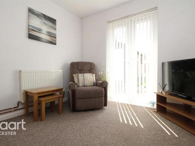 2 bedroom semi detached bungalow to rent