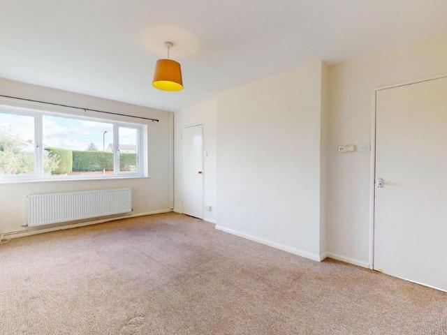 2 bedroom semi detached bungalow to rent