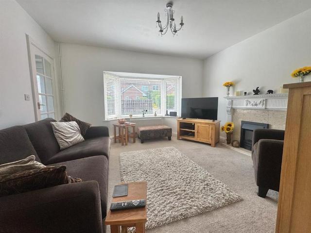 2 bedroom semi detached bungalow to rent
