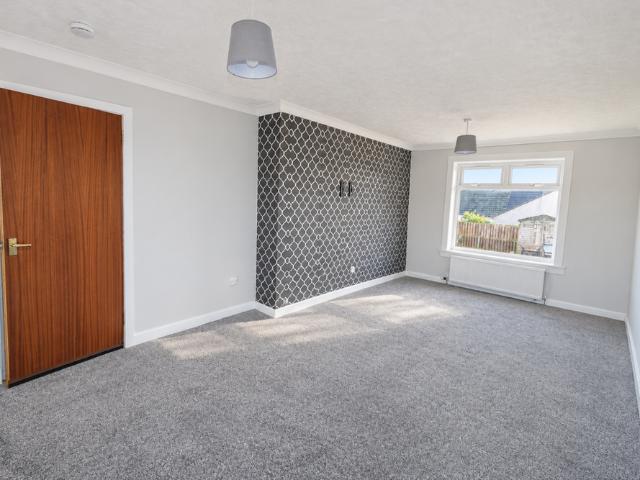 2 bedroom semi detached bungalow to rent