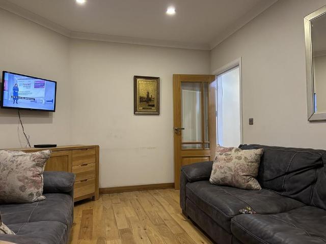2 bedroom semi detached bungalow to rent