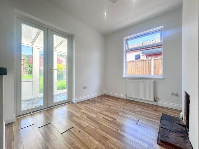 2 bedroom semi detached bungalow to rent