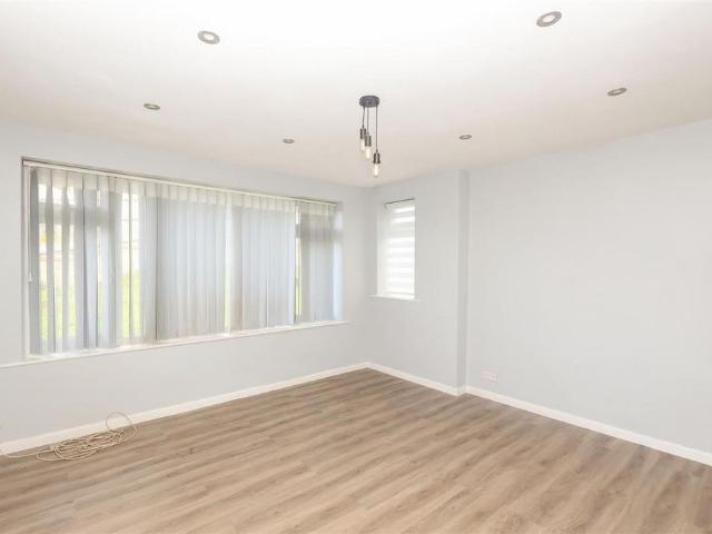 2 bedroom semi detached bungalow to rent