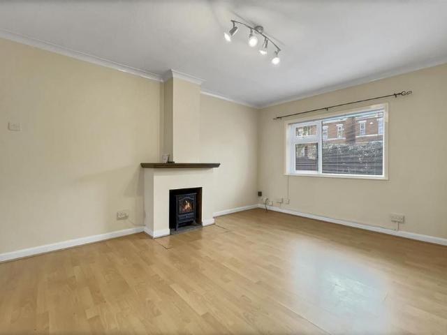 2 bedroom semi detached bungalow to rent