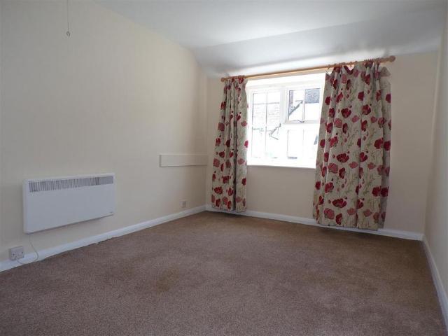 2 bedroom semi detached bungalow to rent