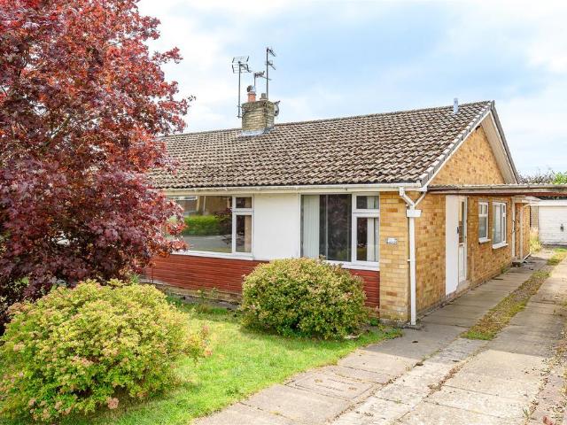3 bedroom semi detached bungalow for sale