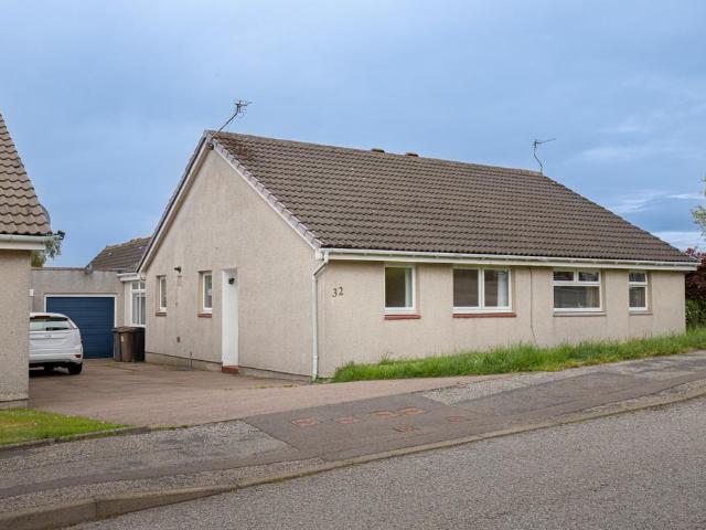 2 bedroom semi detached bungalow for sale