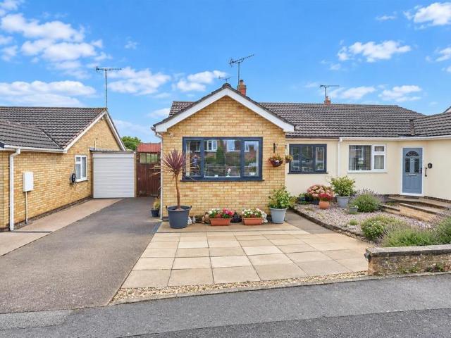 2 bedroom semi detached bungalow for sale