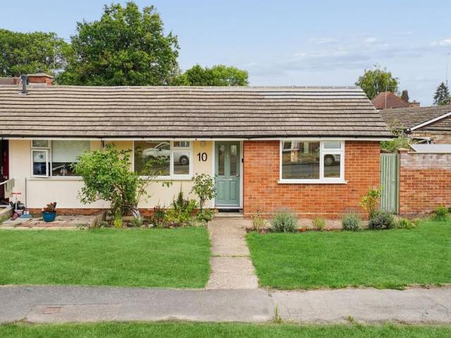 2 bedroom semi detached bungalow for sale