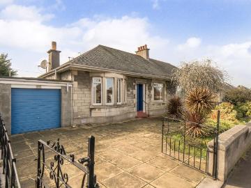 Edinburgh, Shetland - Garden, Fireplace