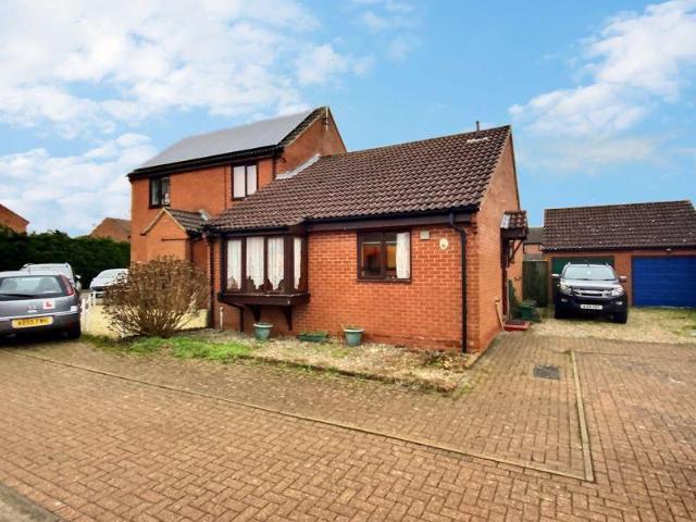 2 bedroom semi detached bungalow for sale