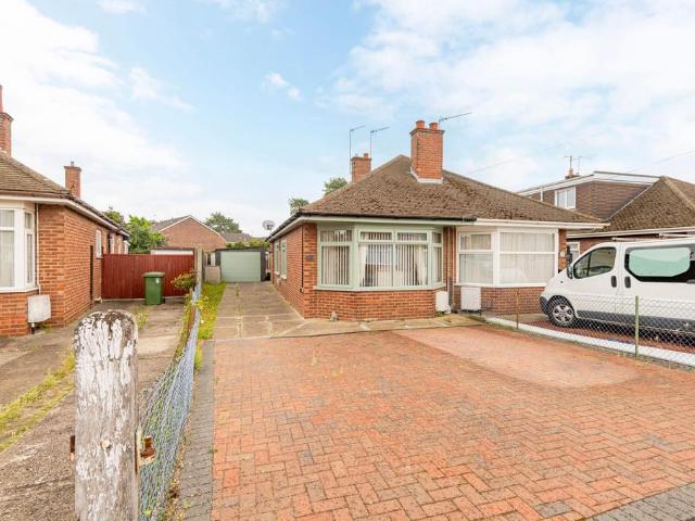 2 bedroom semi detached bungalow for sale