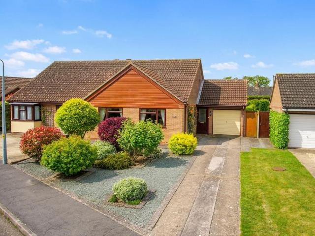 2 bedroom semi detached bungalow for sale