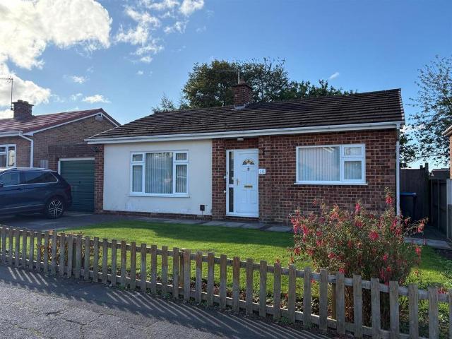 2 bedroom detached bungalow for sale