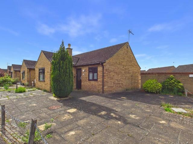 2 bedroom semi detached bungalow for sale
