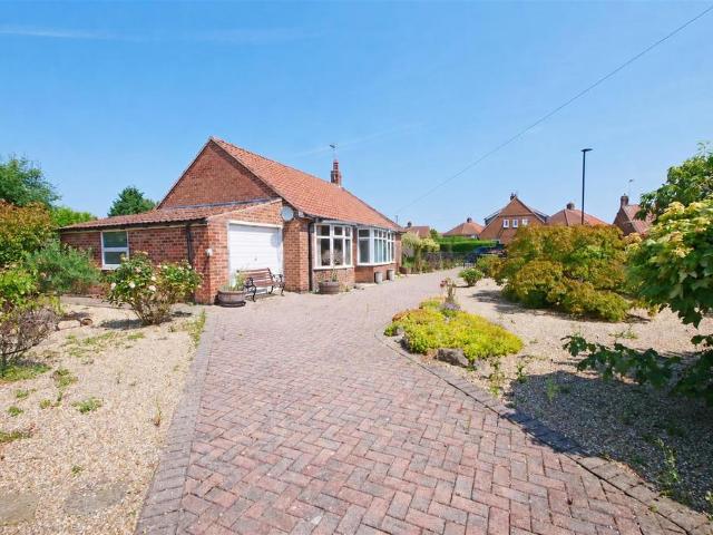 2 bedroom detached bungalow for sale