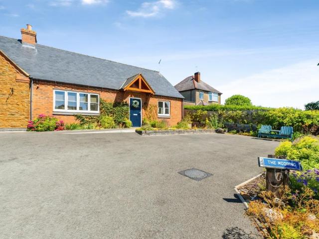 2 bedroom semi detached bungalow for sale