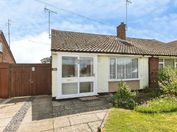 2 bedroom semi detached bungalow for sale
