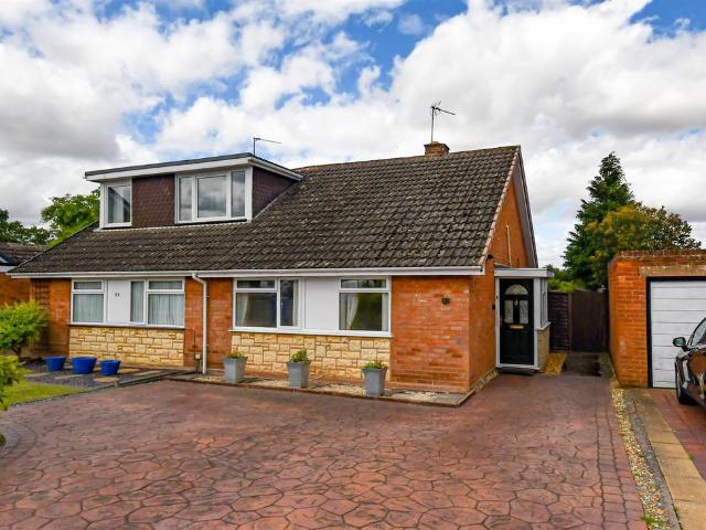 2 bedroom semi detached bungalow for sale