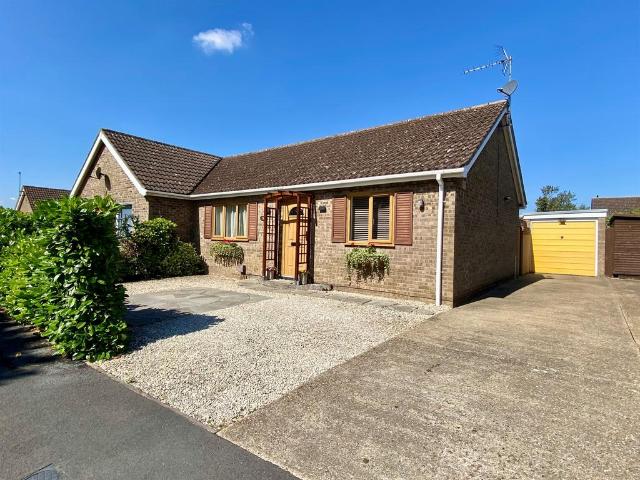 2 bedroom semi detached bungalow for sale