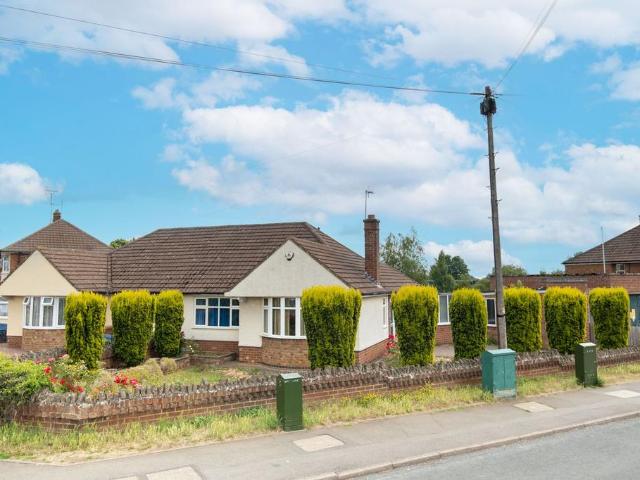 3 bedroom semi detached bungalow for sale