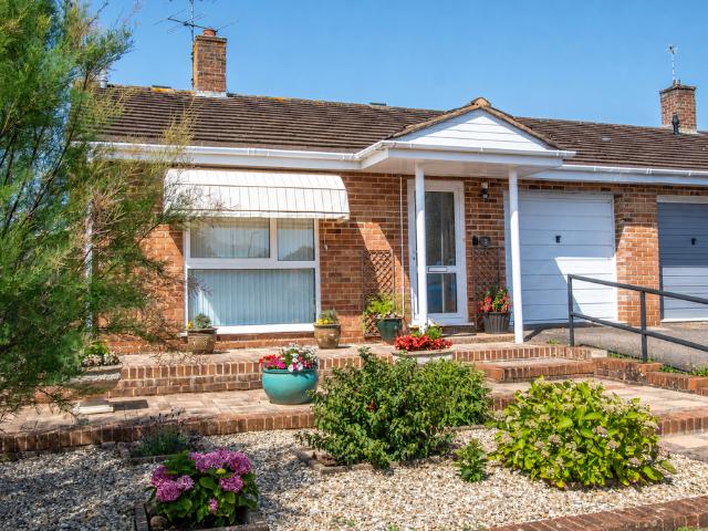 2 bedroom semi detached bungalow for sale