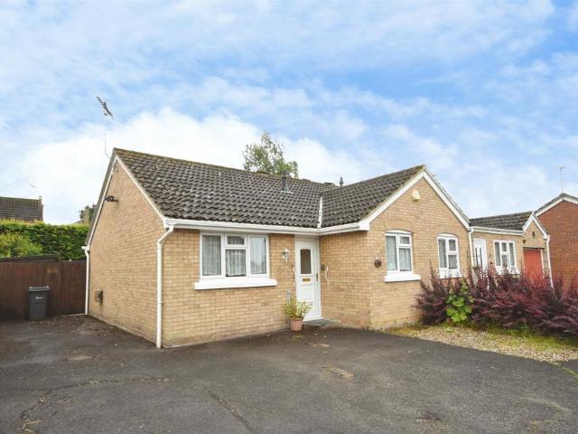 2 bedroom semi detached bungalow for sale