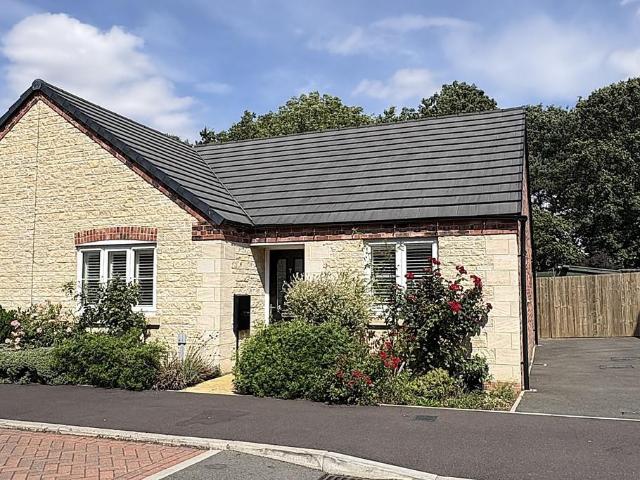 2 bedroom semi detached bungalow for sale