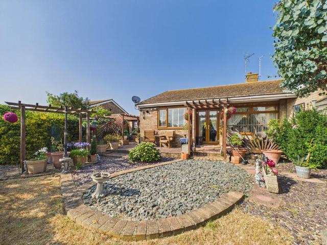 2 bedroom semi detached bungalow for sale