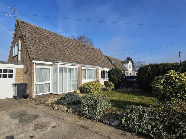 3 bedroom semi detached bungalow for sale