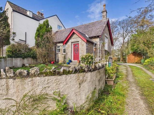 2 bedroom semi detached bungalow for sale