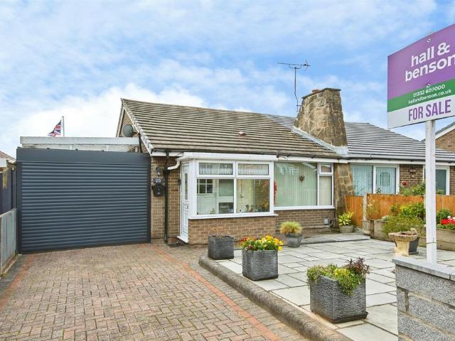 2 bedroom semi detached bungalow for sale