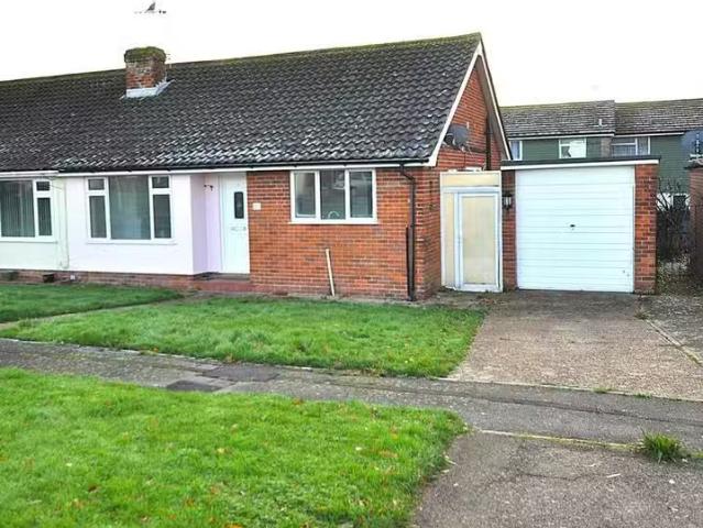 2 bedroom semi detached bungalow for rent in Barons Way, Poleg.