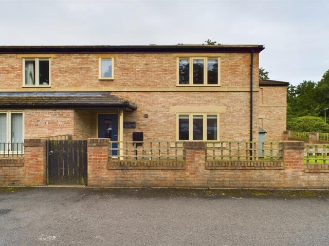 2 Bedroom Semi Detached House
