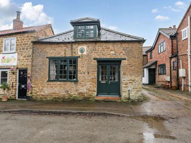 2 Bedroom Cottage House