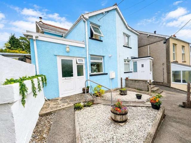 2 Bedroom Semi Detached House