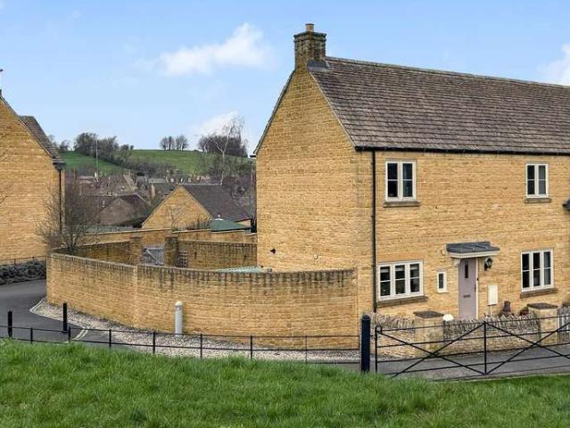2 Bedroom Semi Detached House